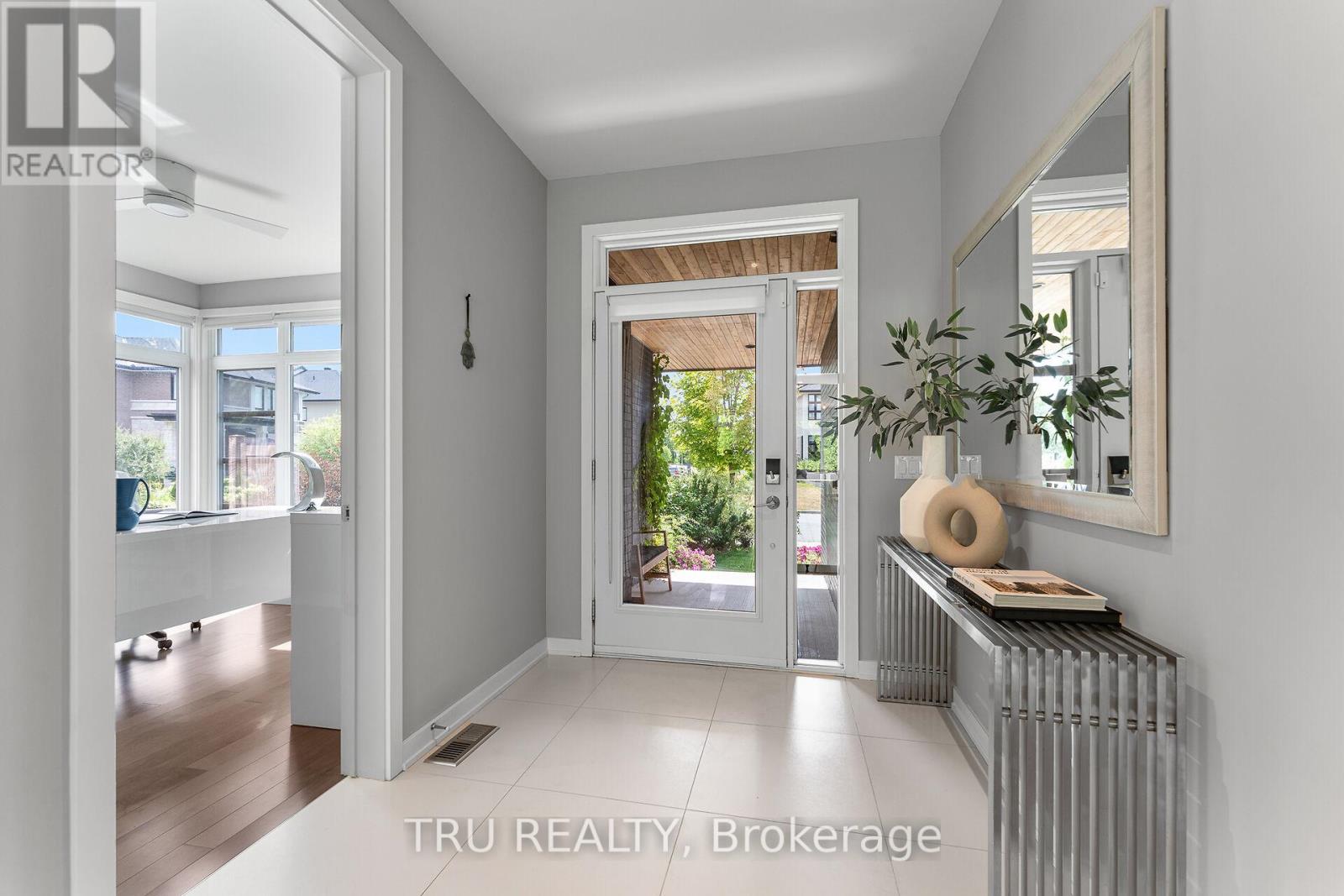 250 Sunnyridge Crescent