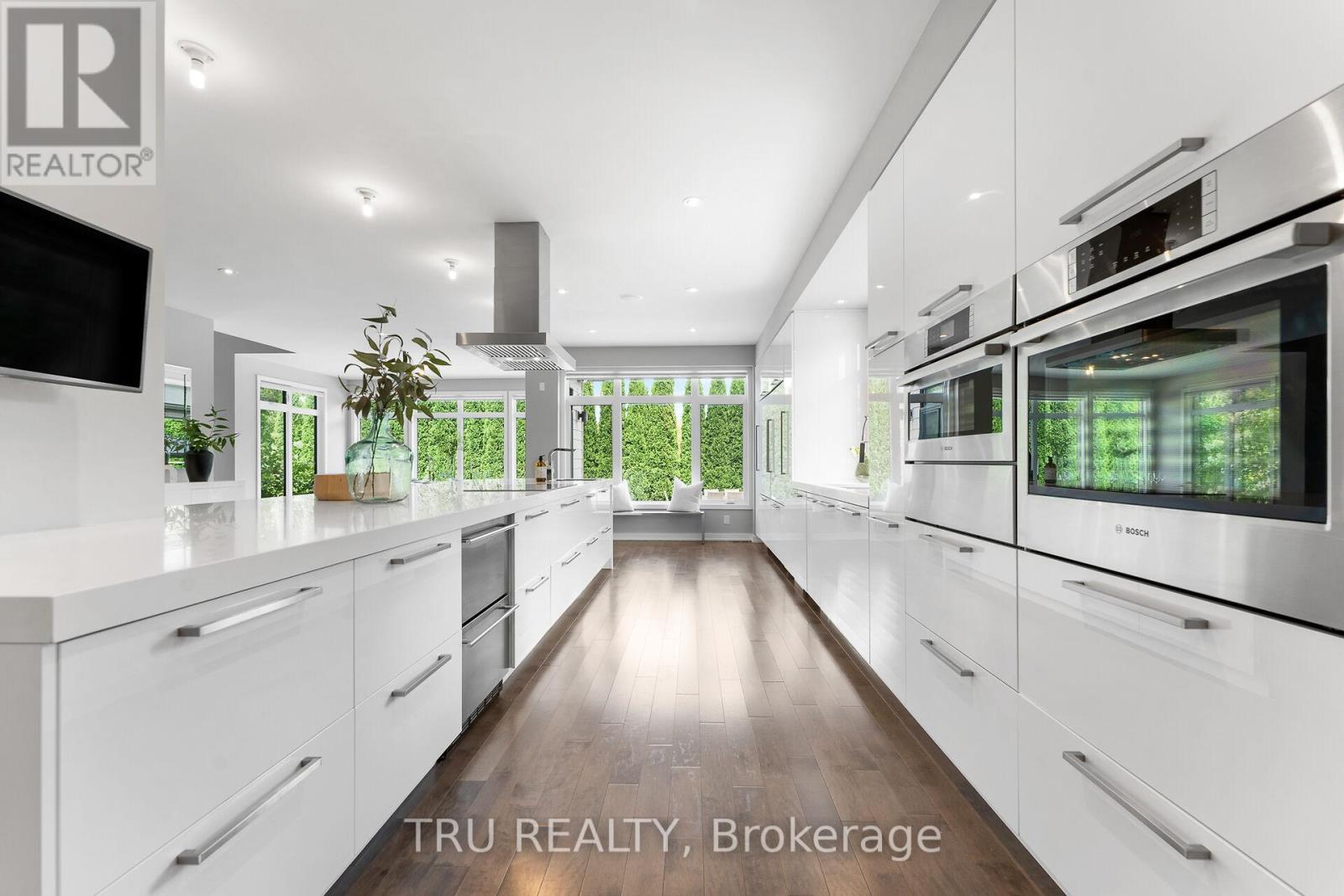 250 Sunnyridge Crescent