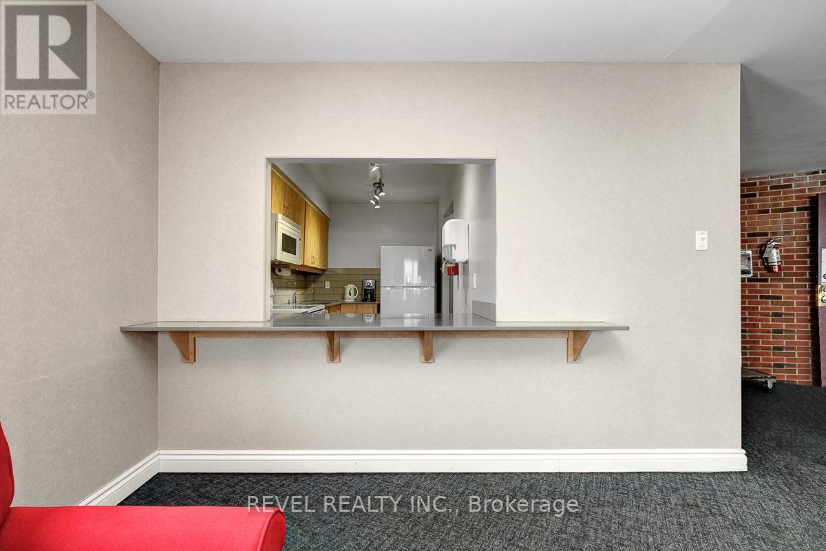 303 - 3100 Carling Avenue