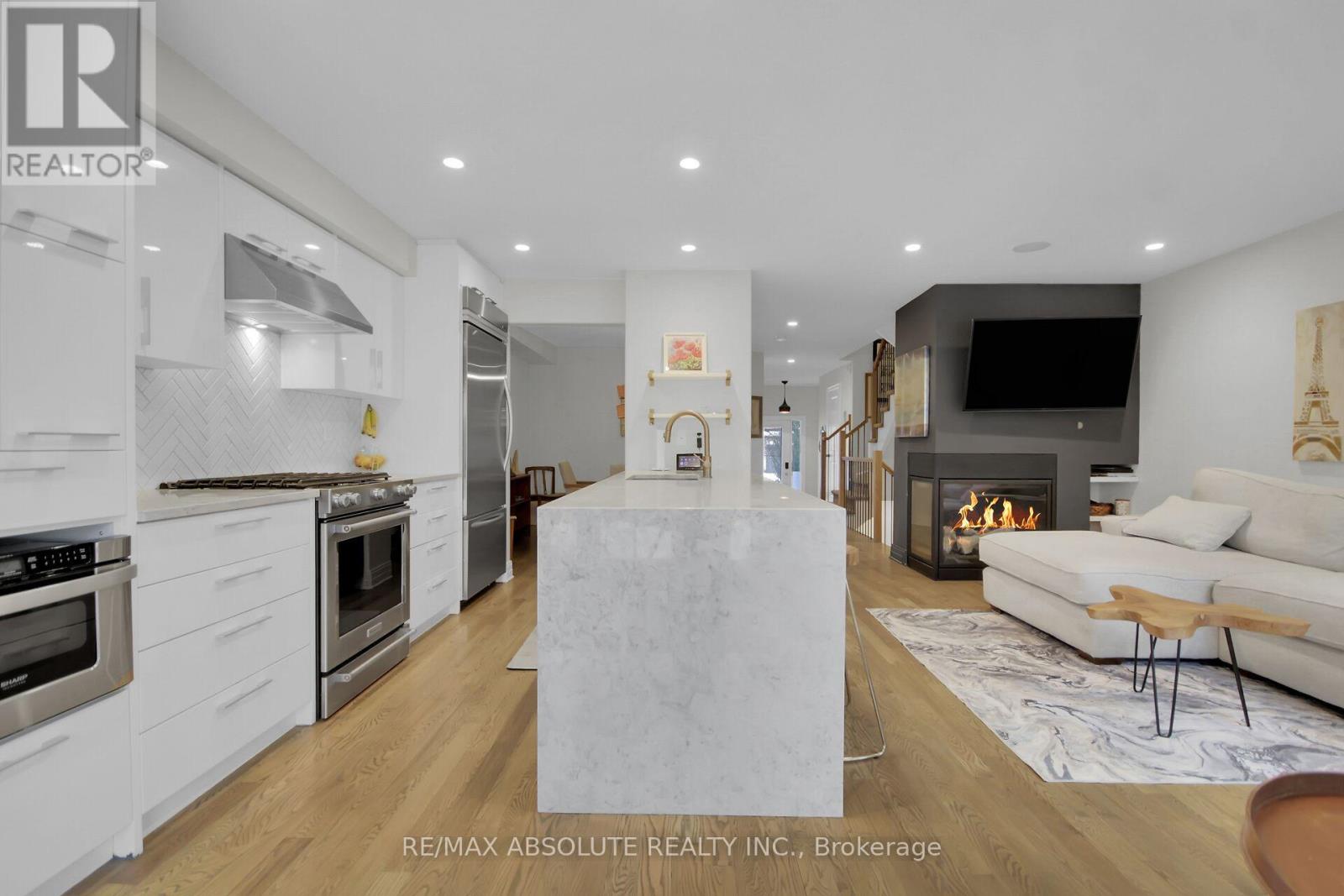 117 Woodhurst Crescent