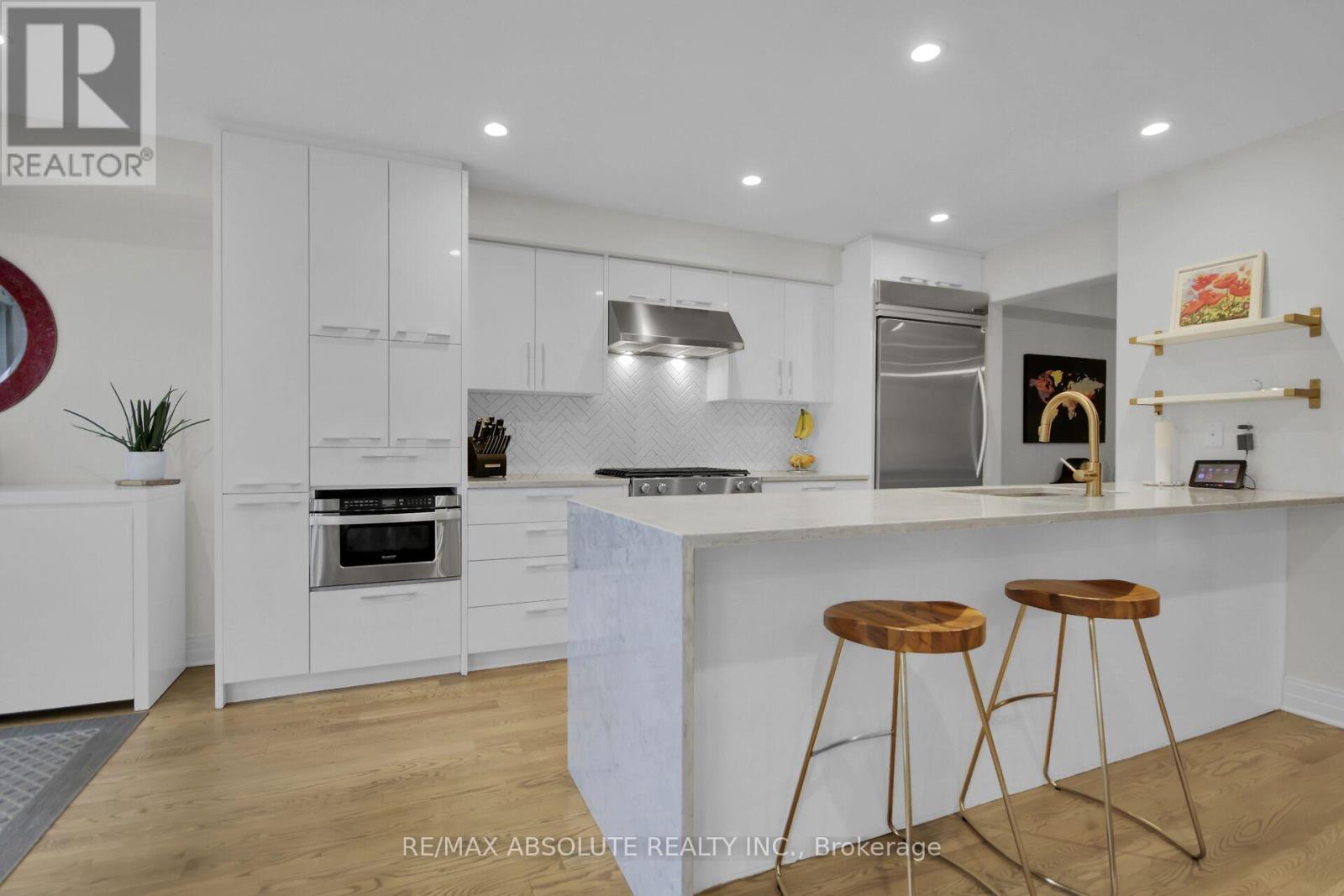 117 Woodhurst Crescent