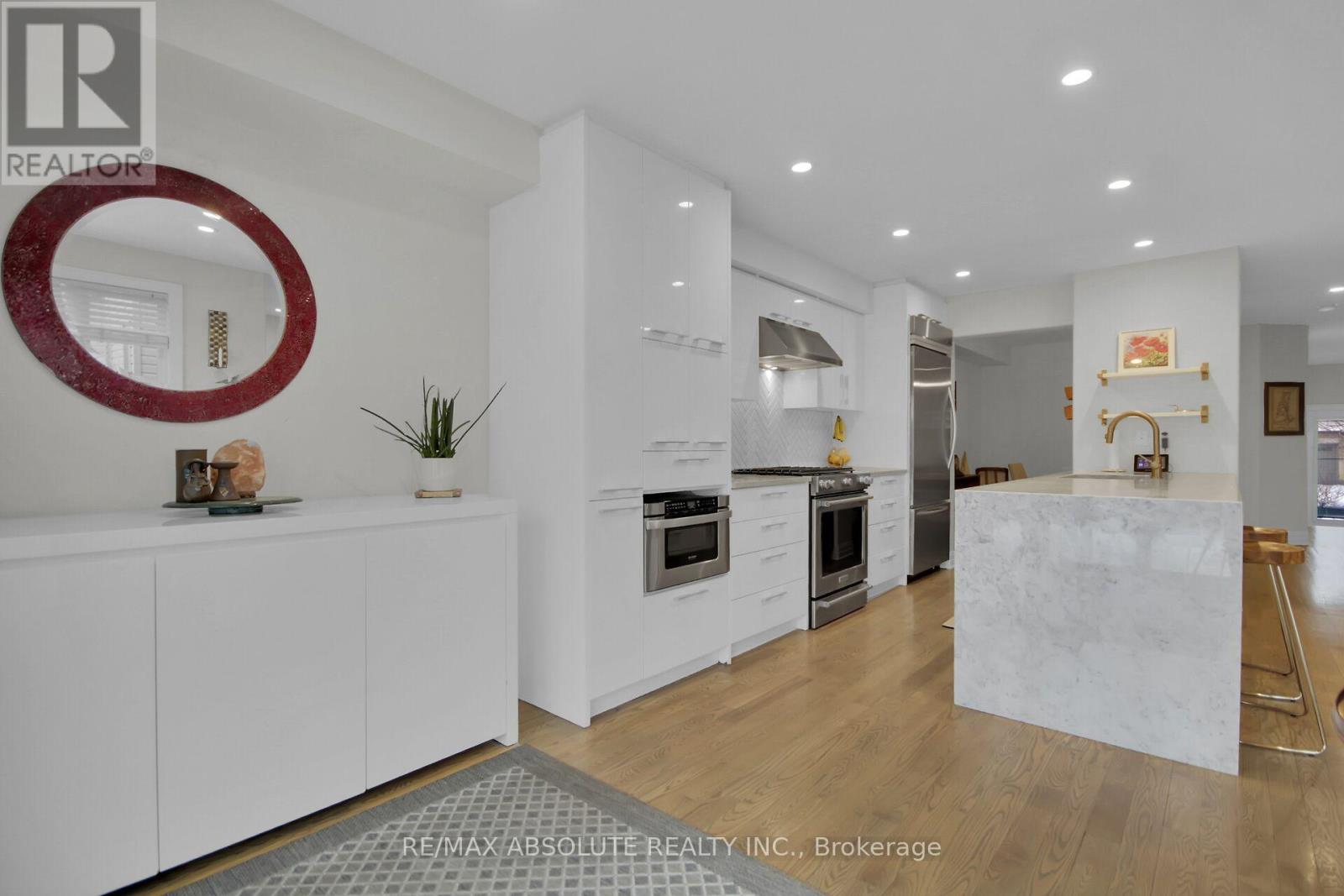 117 Woodhurst Crescent