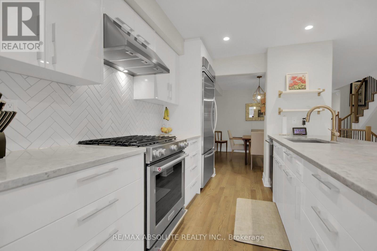 117 Woodhurst Crescent