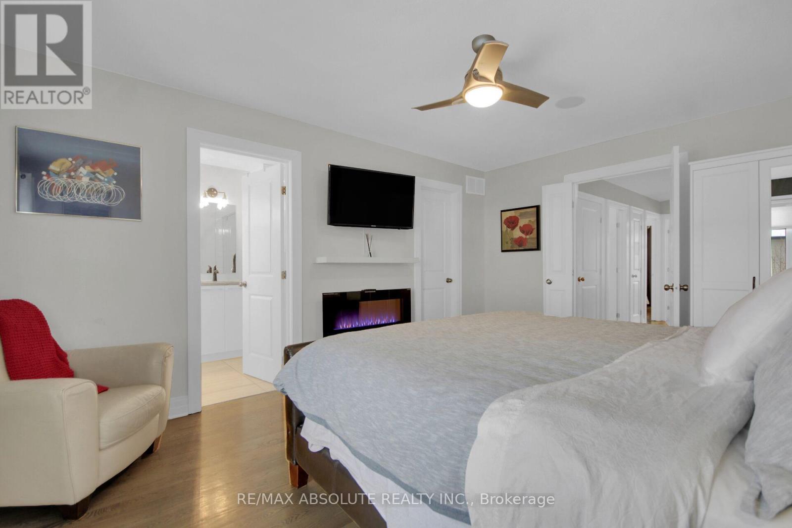 117 Woodhurst Crescent