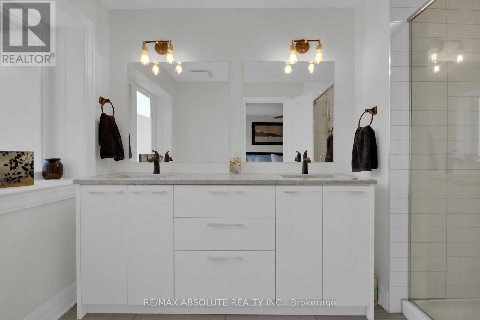 117 Woodhurst Crescent