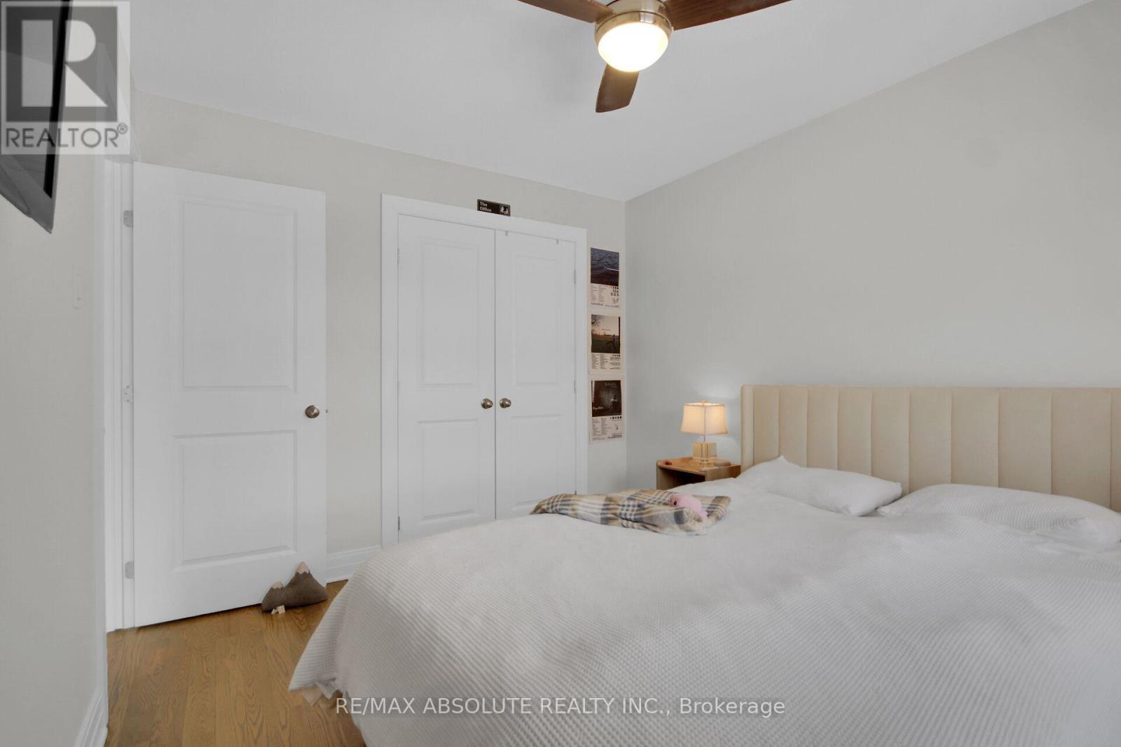 117 Woodhurst Crescent