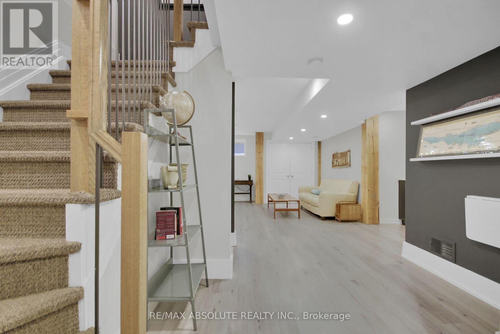 117 Woodhurst Crescent