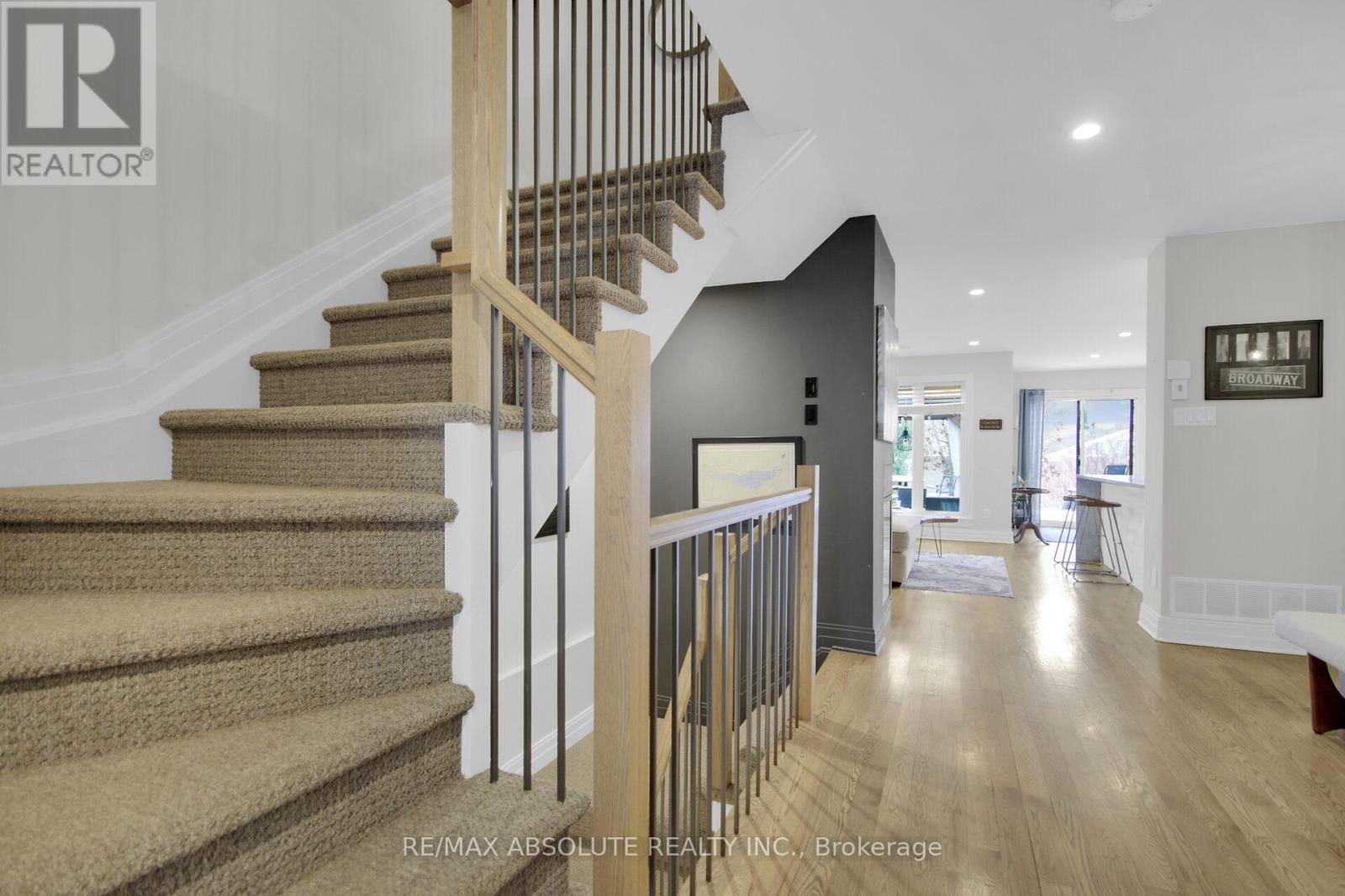 117 Woodhurst Crescent