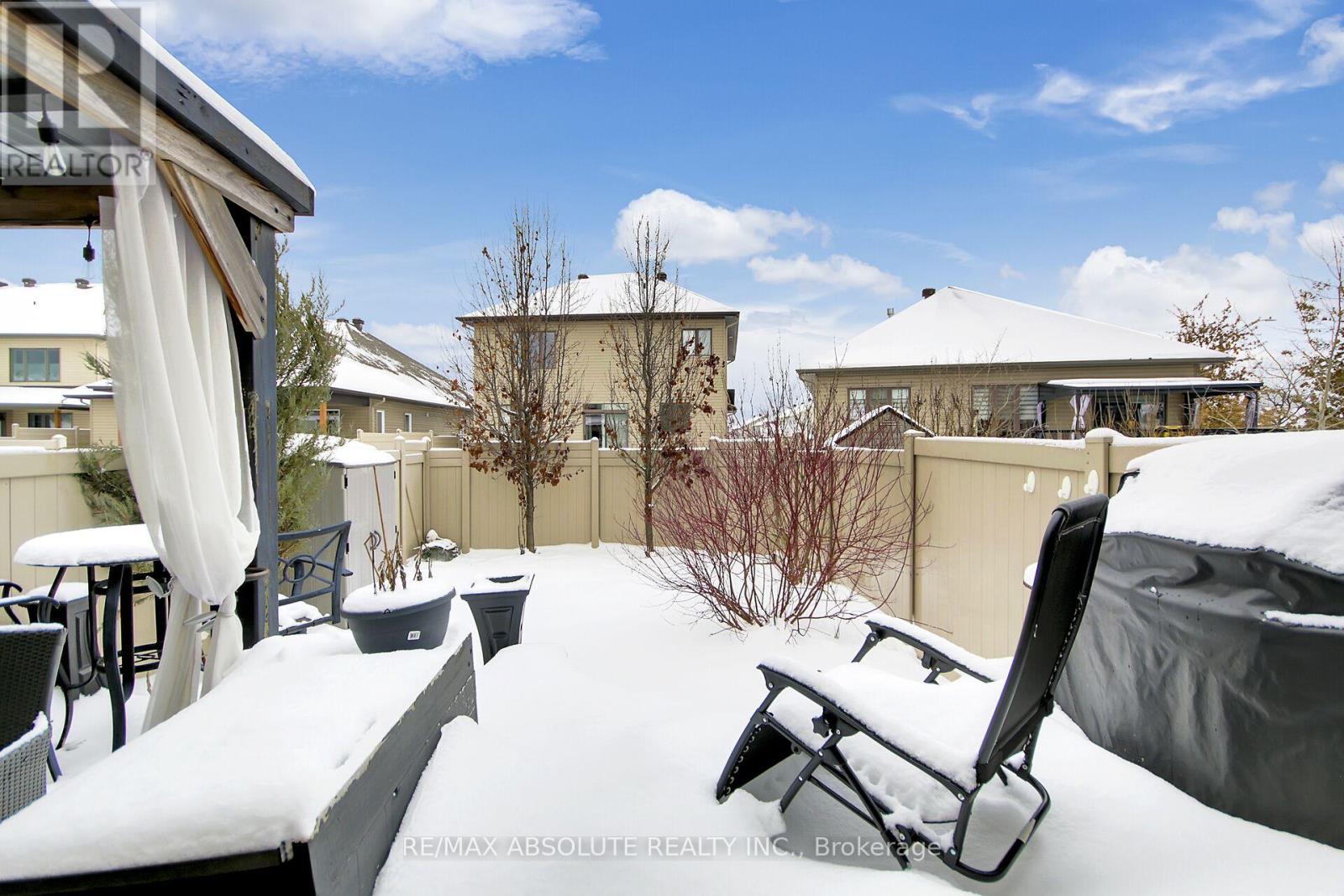 117 Woodhurst Crescent