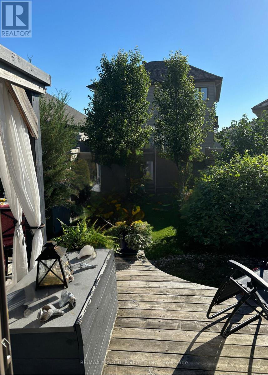 117 Woodhurst Crescent