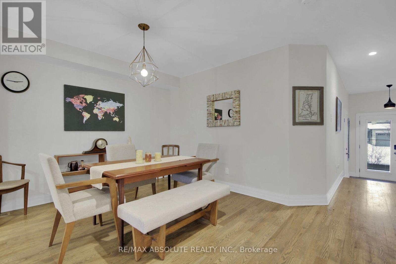 117 Woodhurst Crescent