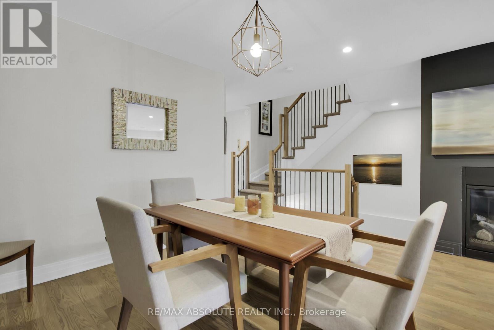 117 Woodhurst Crescent