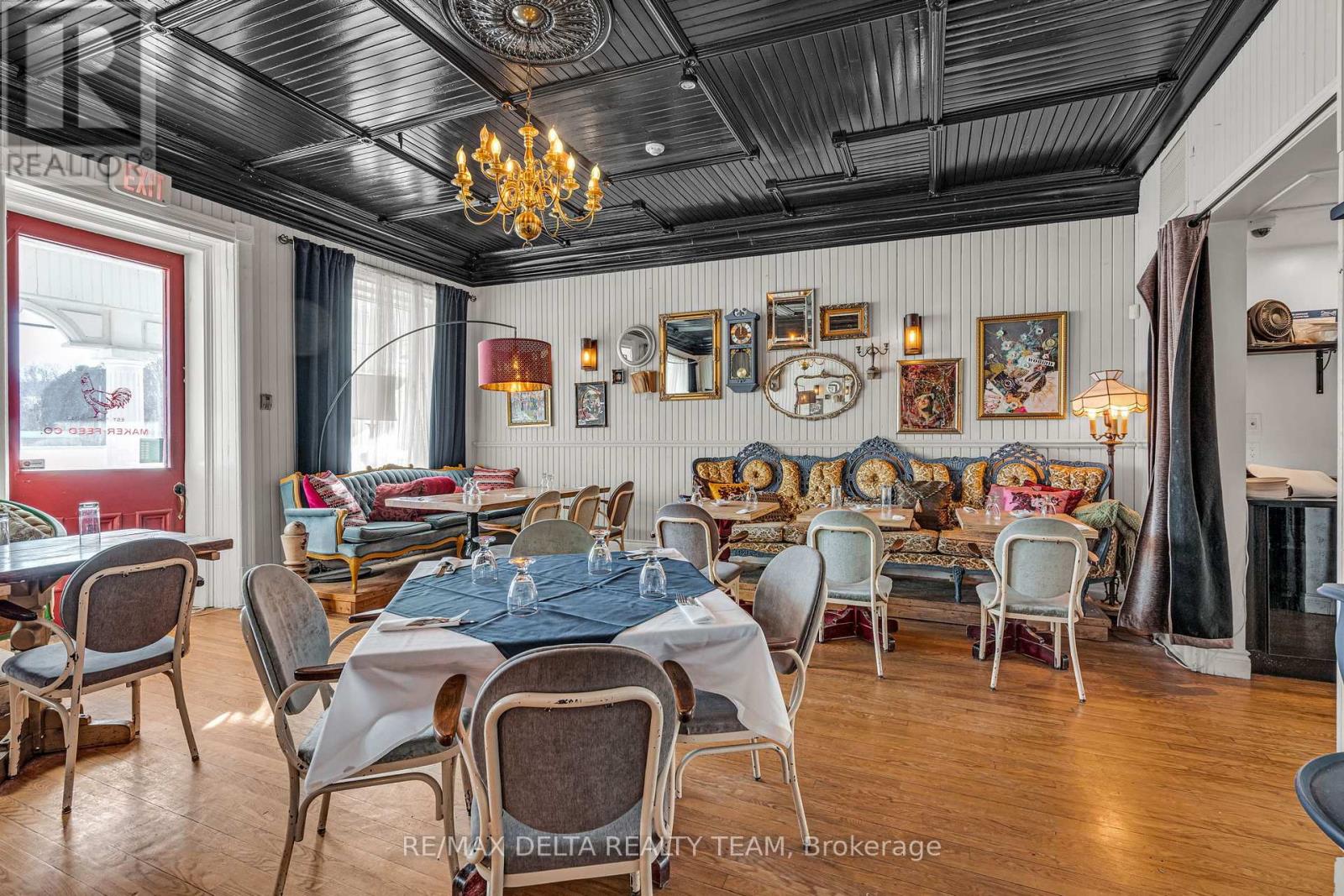 2607 Old Montreal Road