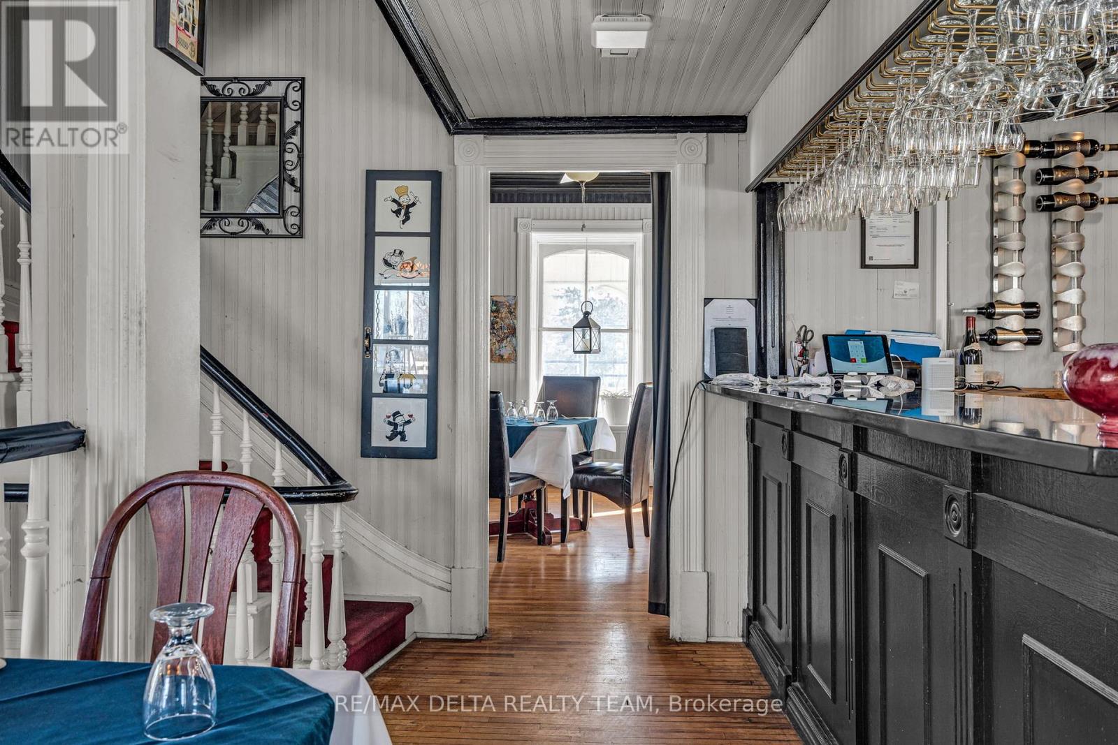 2607 Old Montreal Road