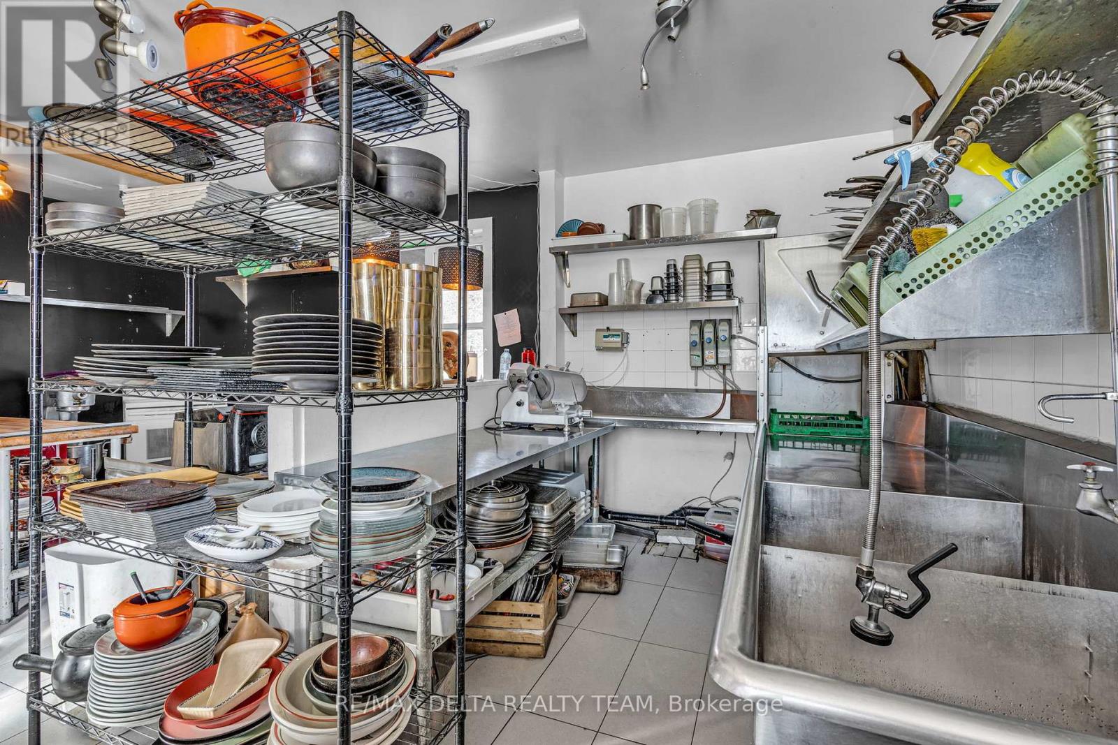 2607 Old Montreal Road