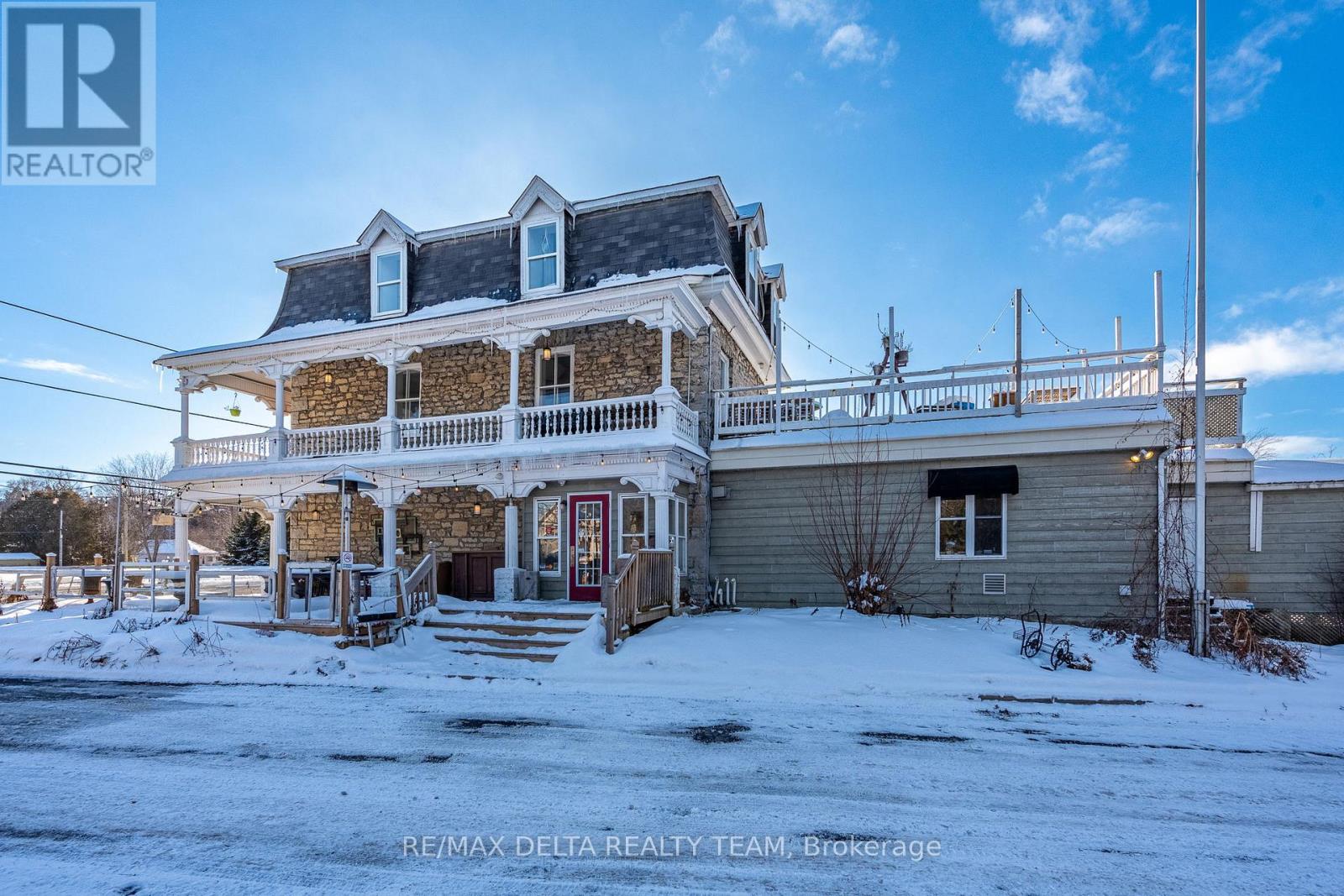 2607 Old Montreal Road