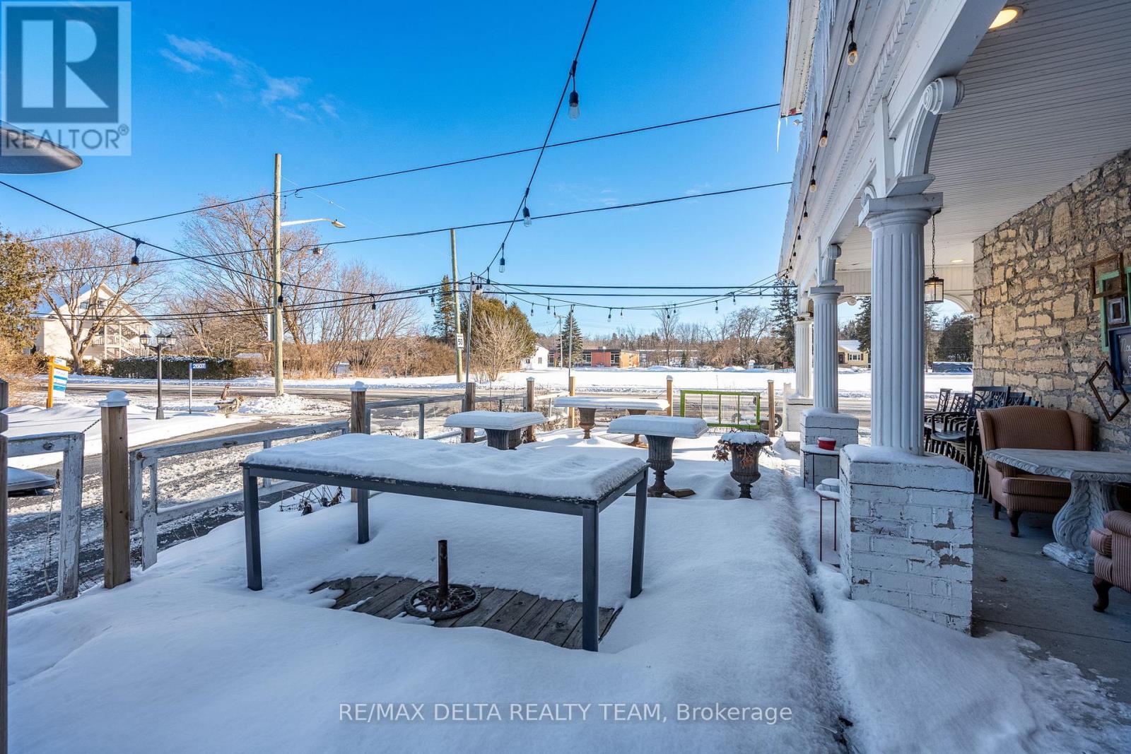 2607 Old Montreal Road