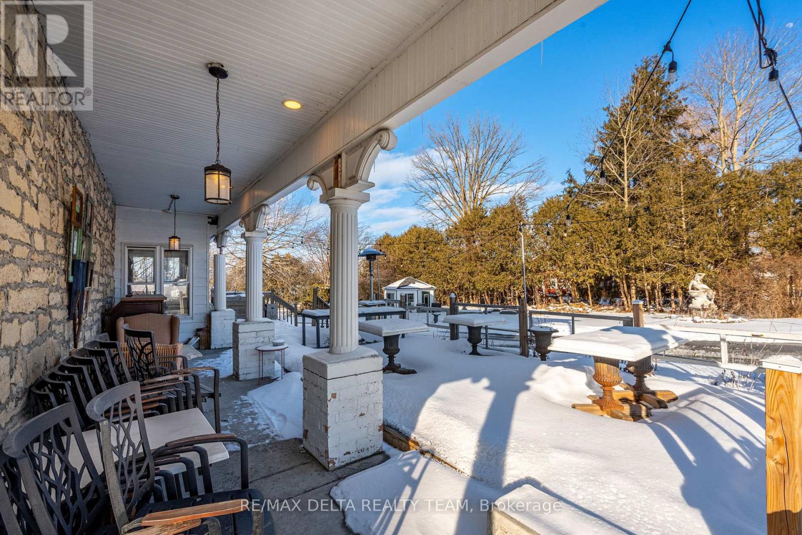 2607 Old Montreal Road