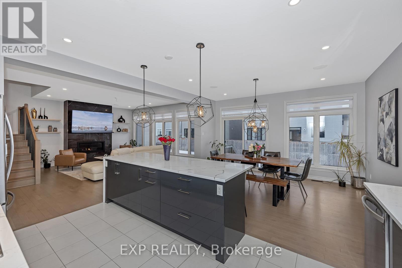 711 Moonflower Crescent