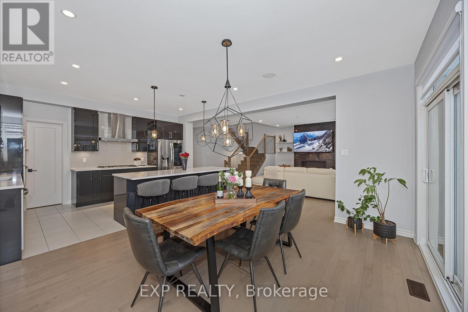 711 Moonflower Crescent