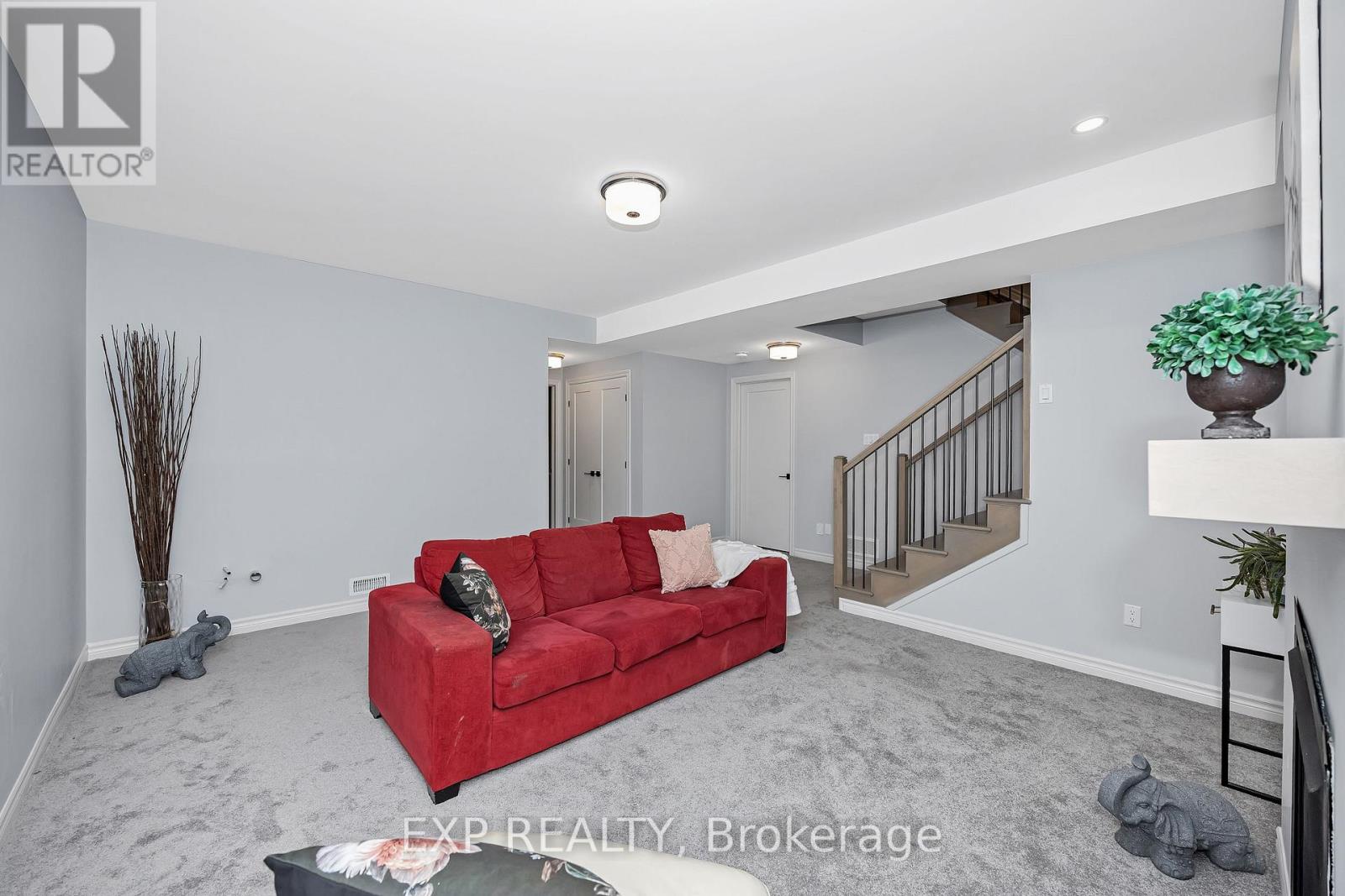 711 Moonflower Crescent