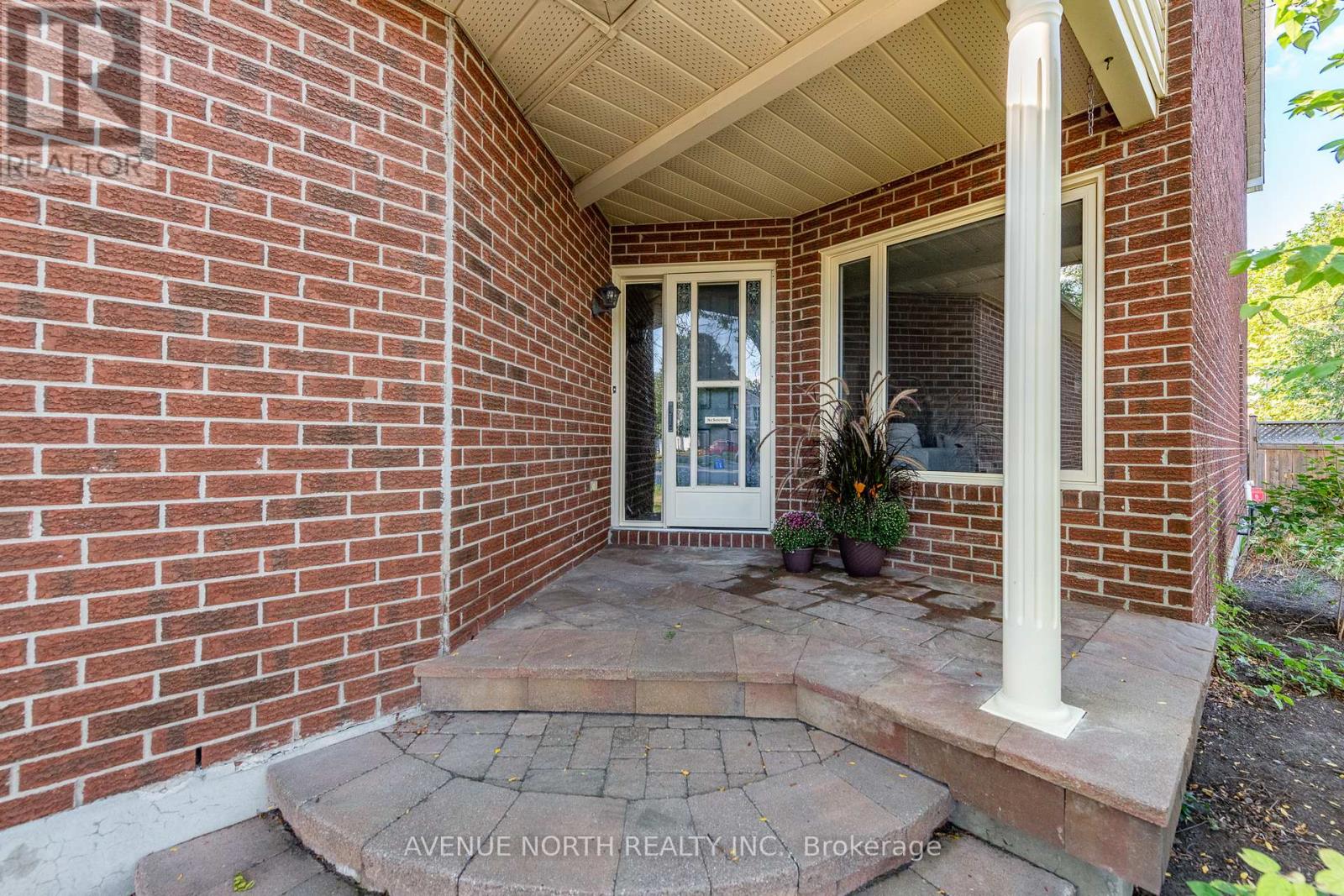 2 Chickasaw Crescent