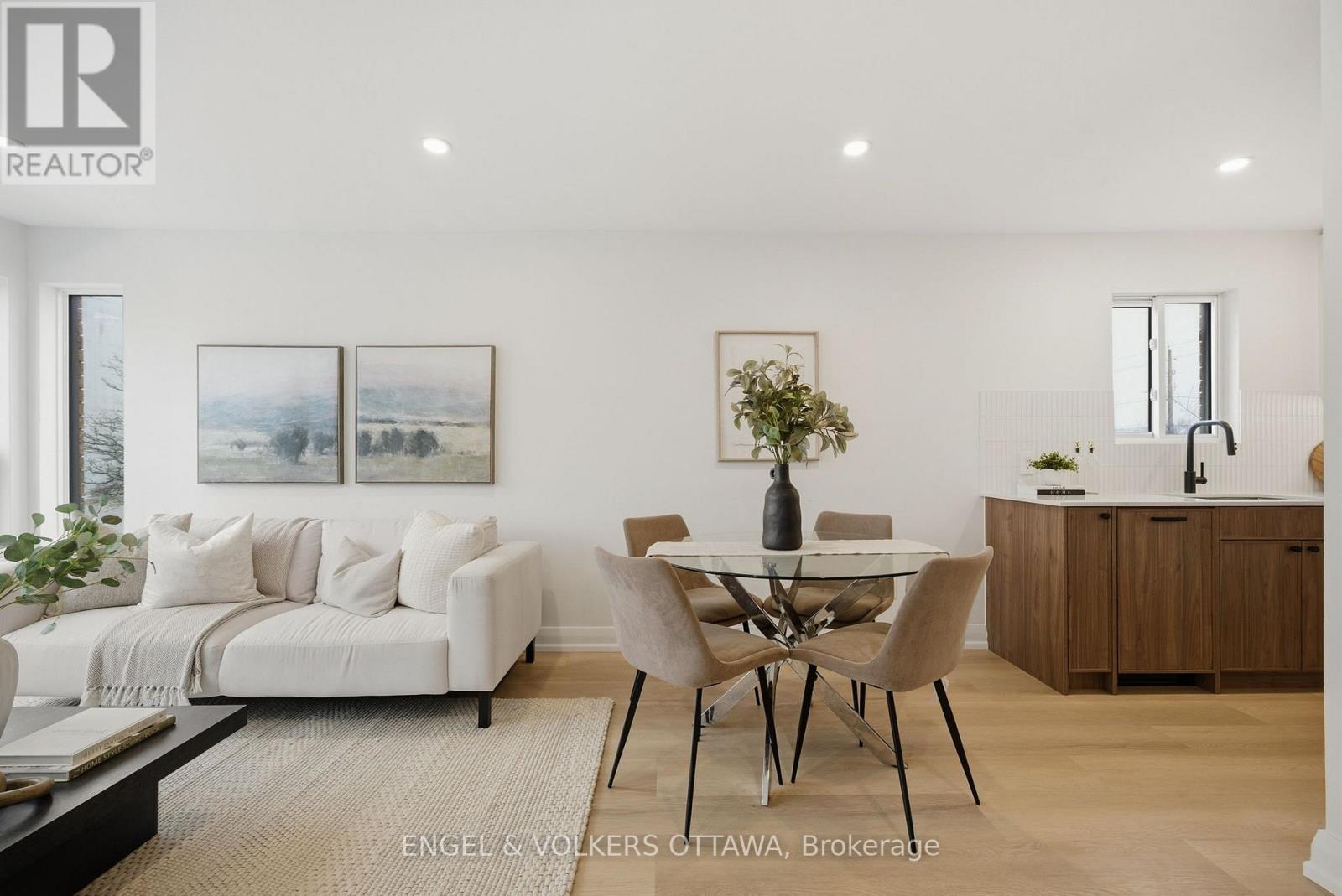 202 - 1490 Heron Road