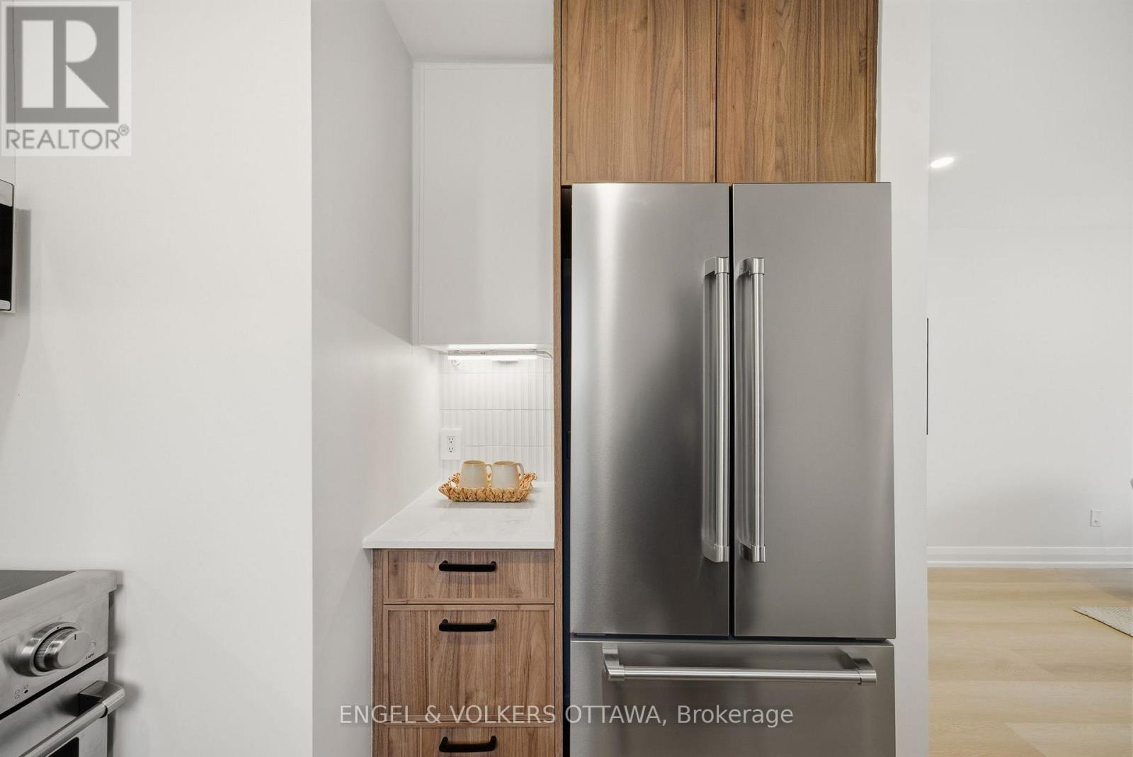 202 - 1490 Heron Road