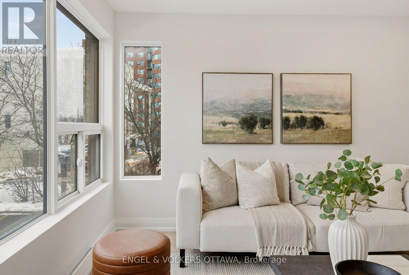 202 - 1490 Heron Road