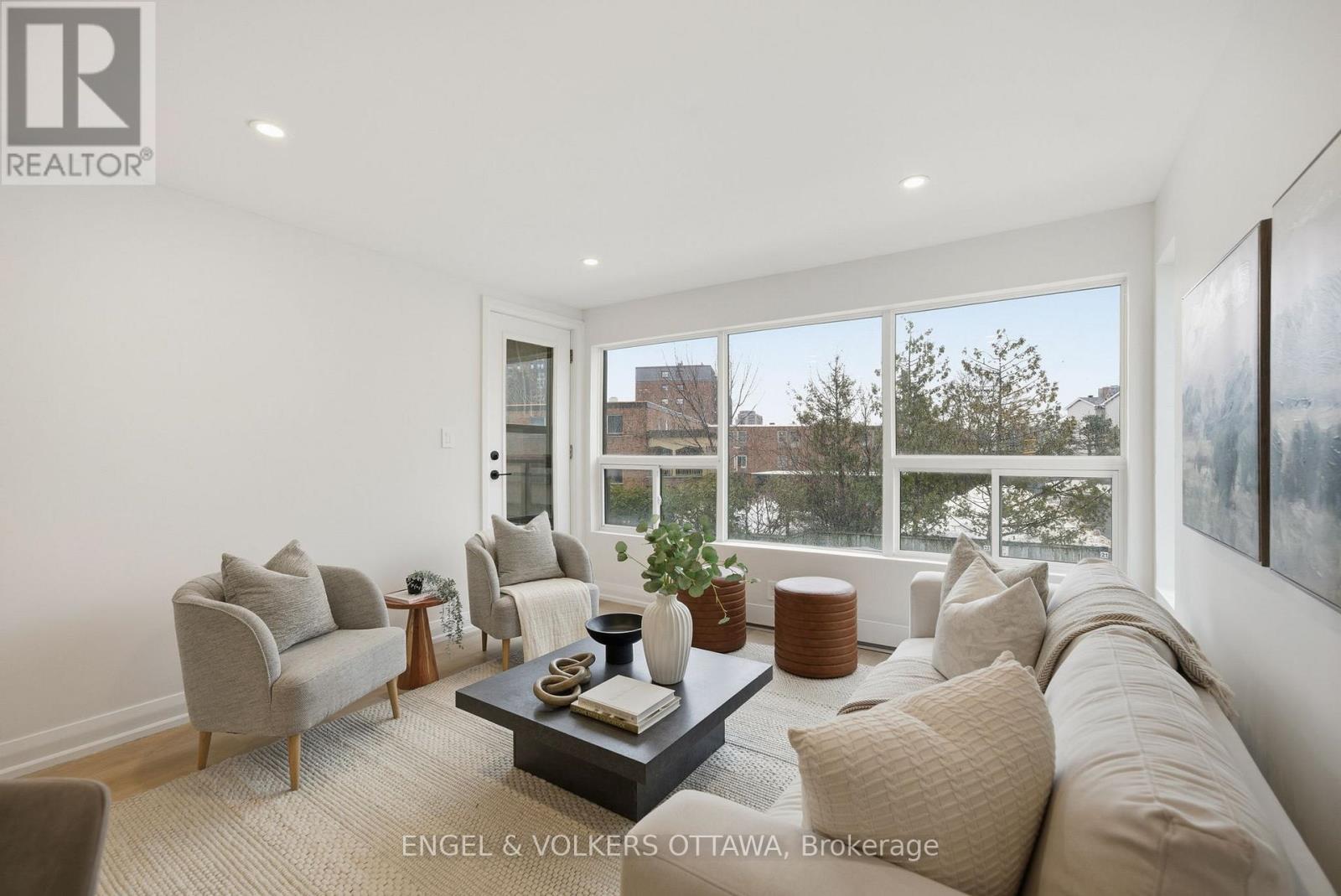 202 - 1490 Heron Road