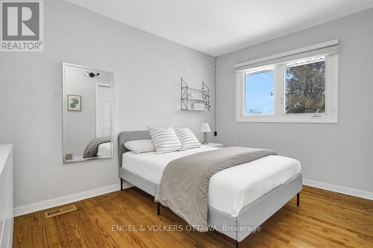 10 Spring Garden Avenue