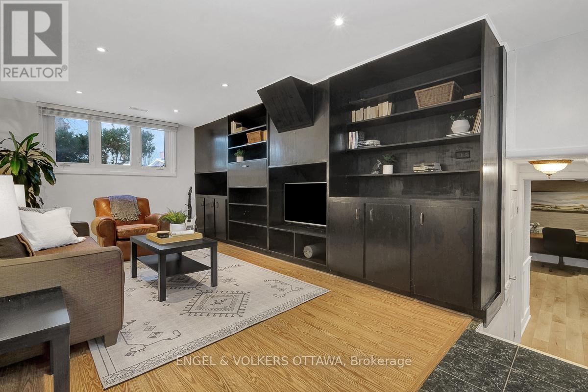 10 Spring Garden Avenue