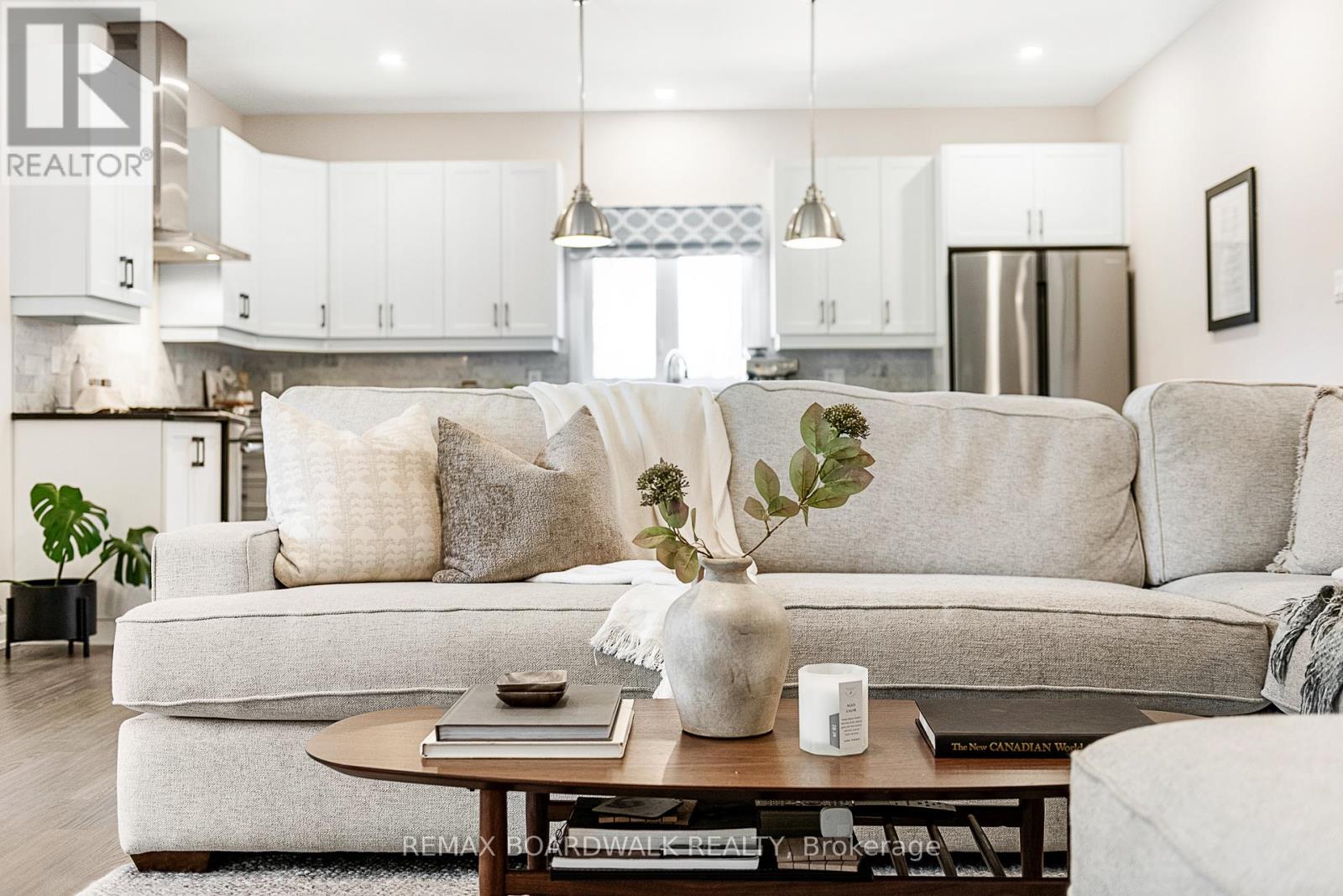 400 Cinnamon Crescent