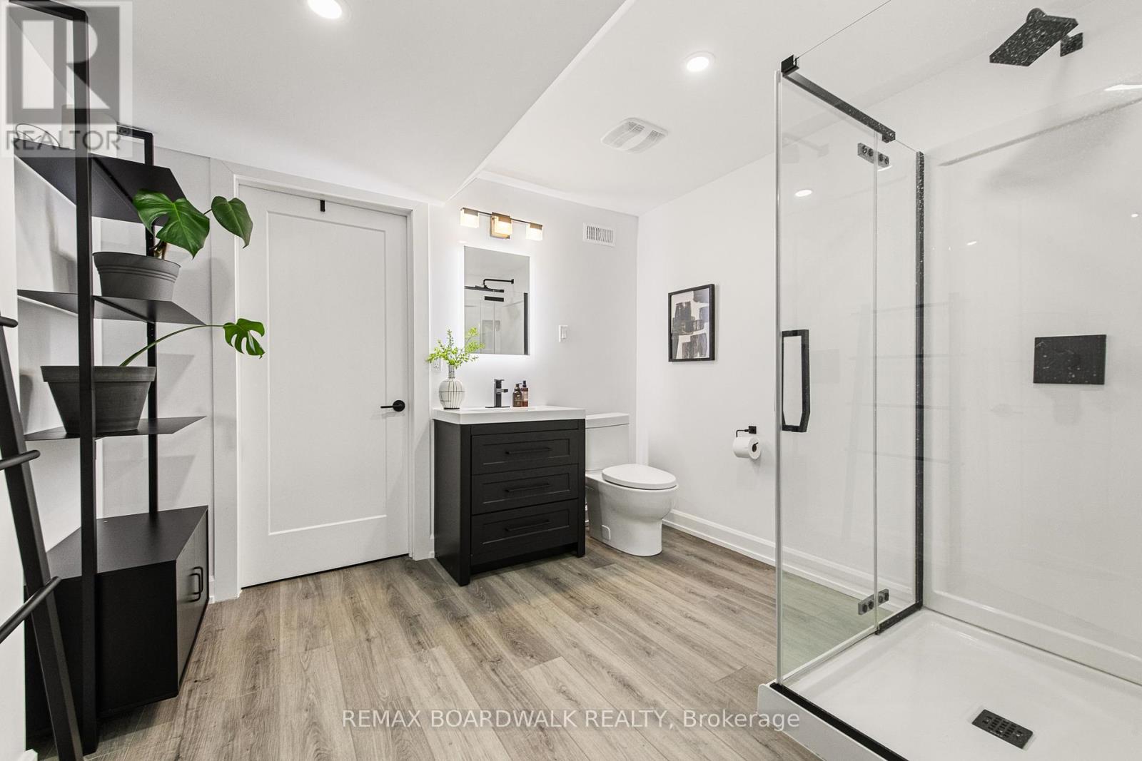 400 Cinnamon Crescent