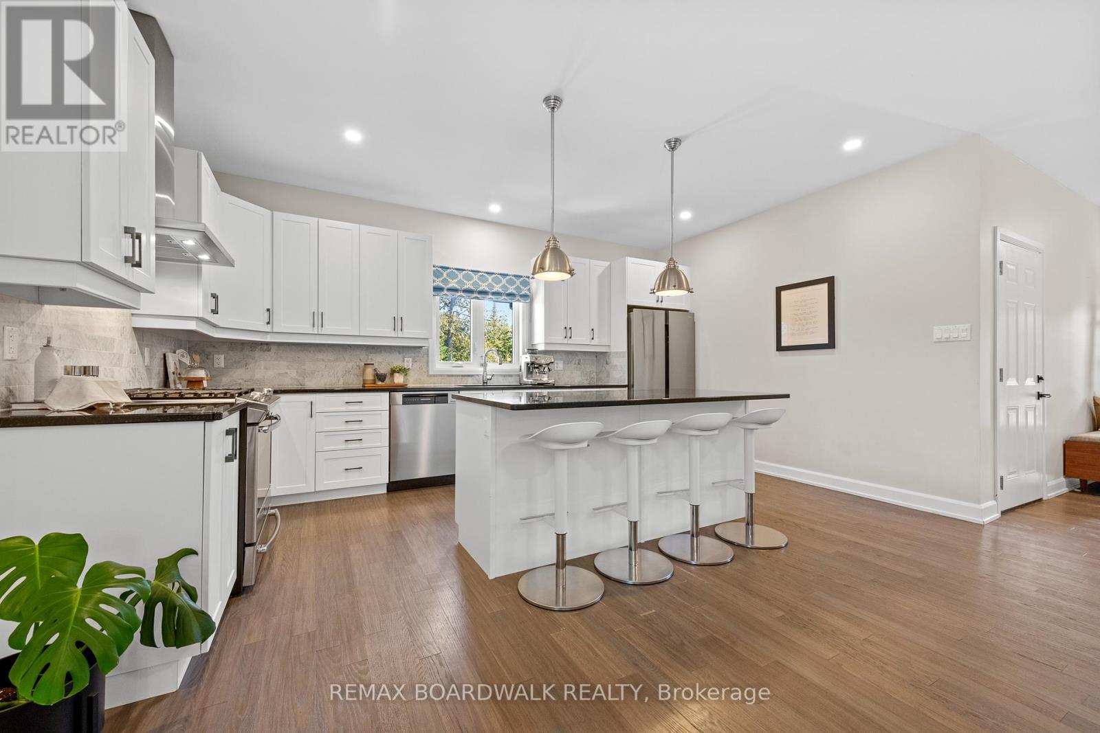 400 Cinnamon Crescent