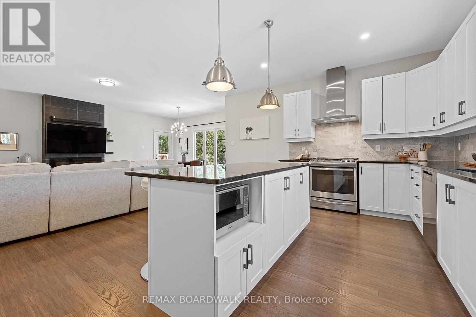 400 Cinnamon Crescent