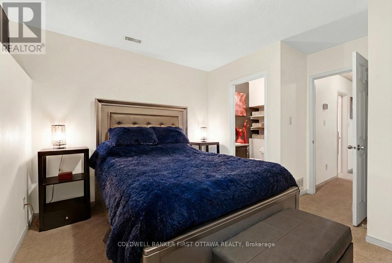 150 Urbancrest Private