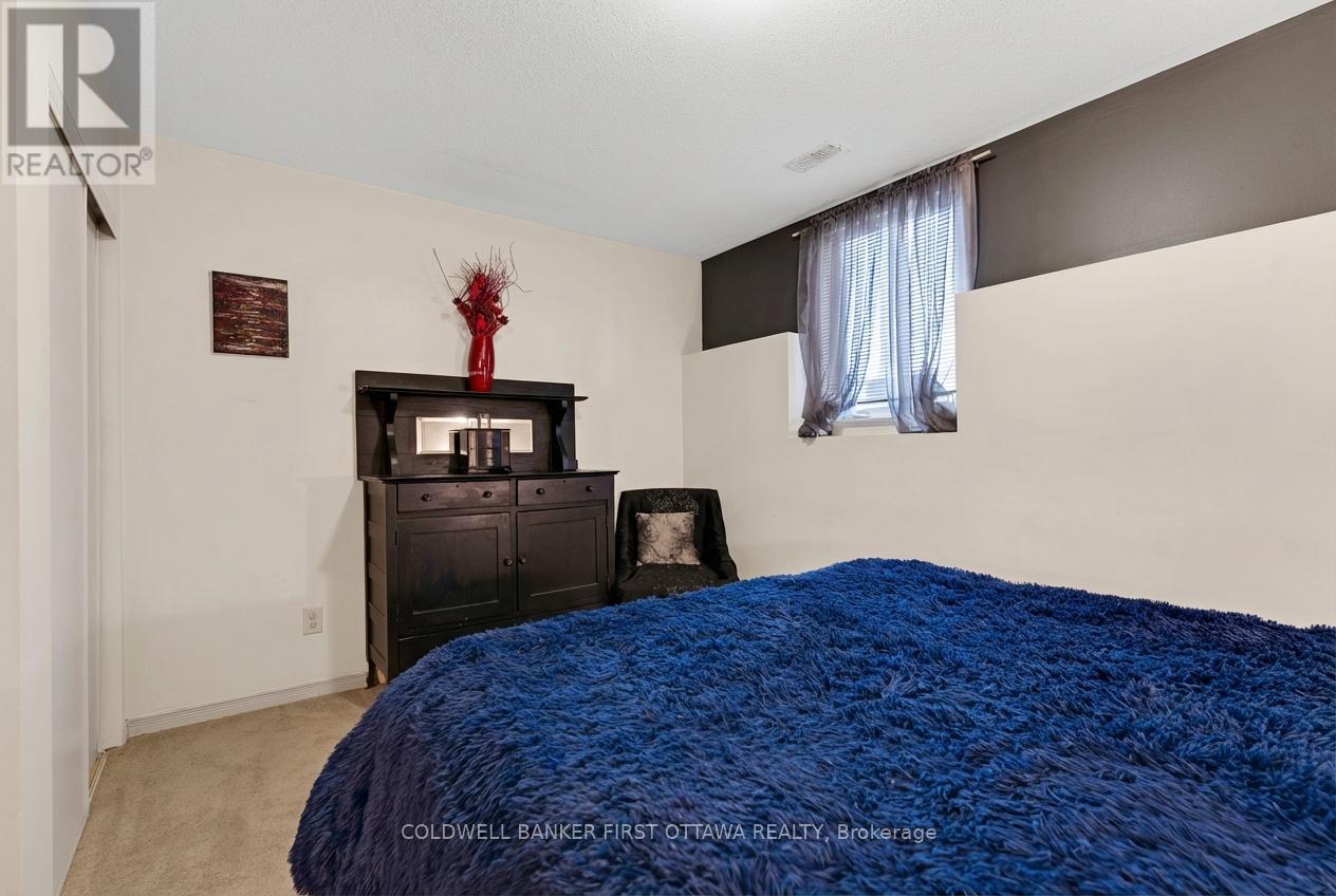 150 Urbancrest Private