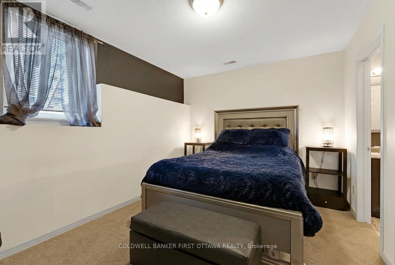 150 Urbancrest Private