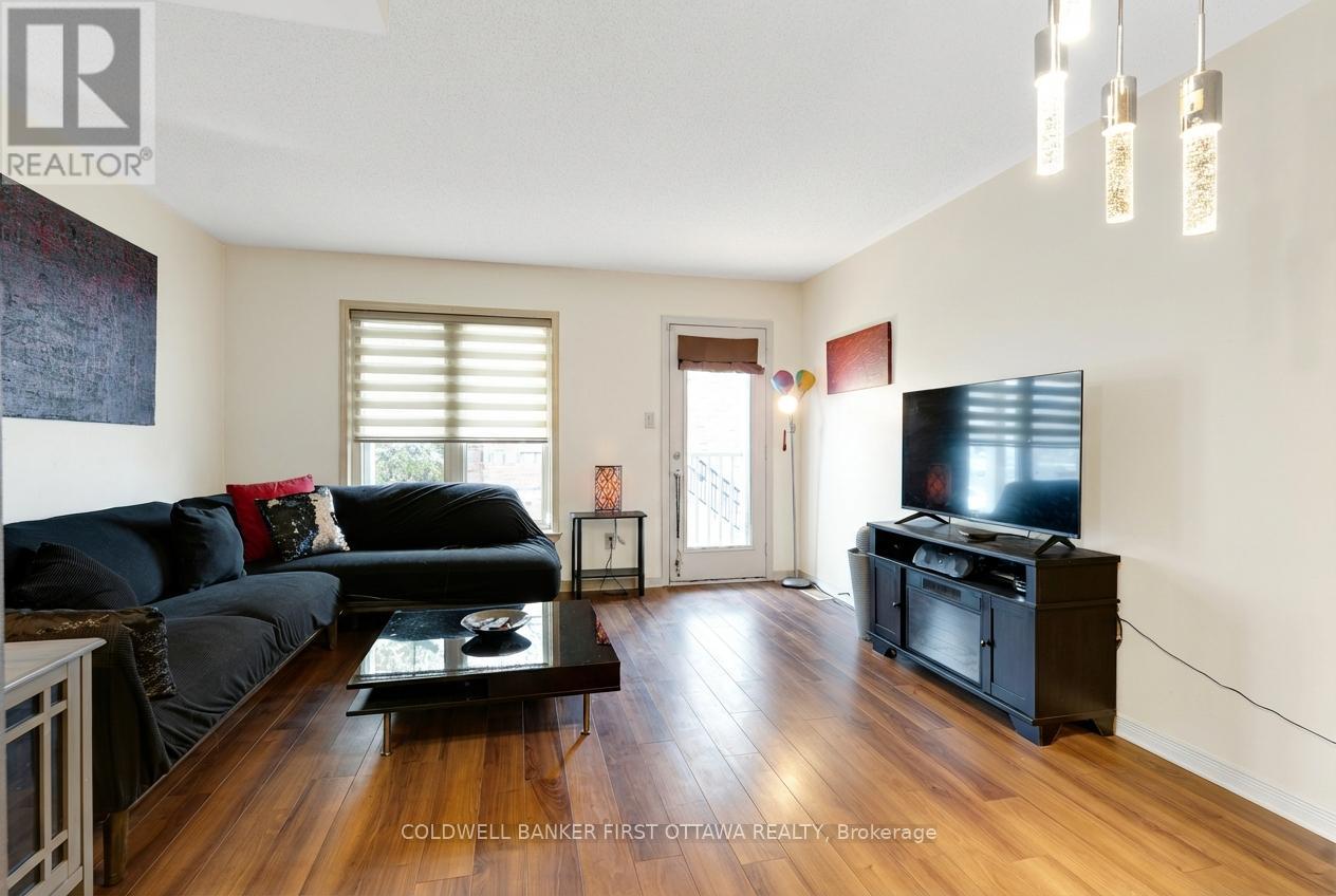 150 Urbancrest Private