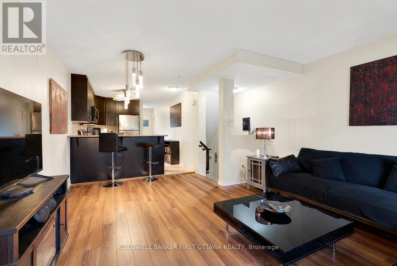 150 Urbancrest Private