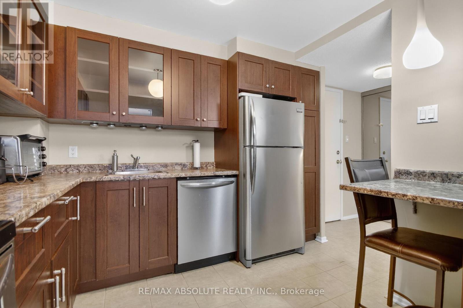 806 - 960 Teron Road