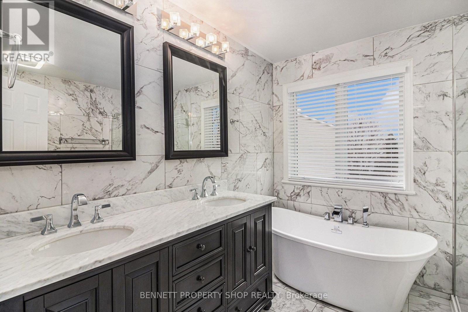 1067 Rocky Harbour Crescent