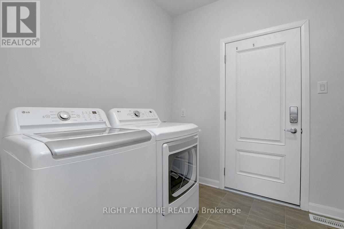 818 Companion Crescent