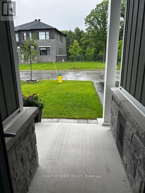 818 Companion Crescent