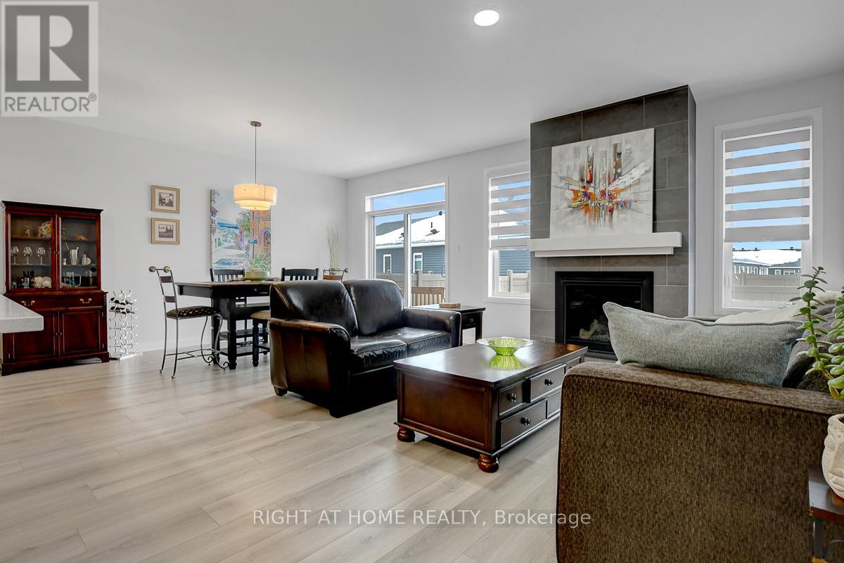 818 Companion Crescent