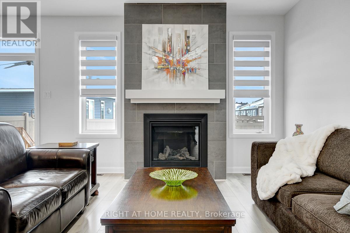 818 Companion Crescent