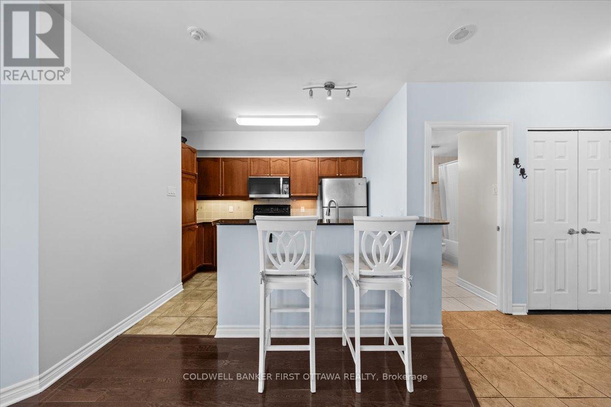 1401 - 445 Laurier Avenue W