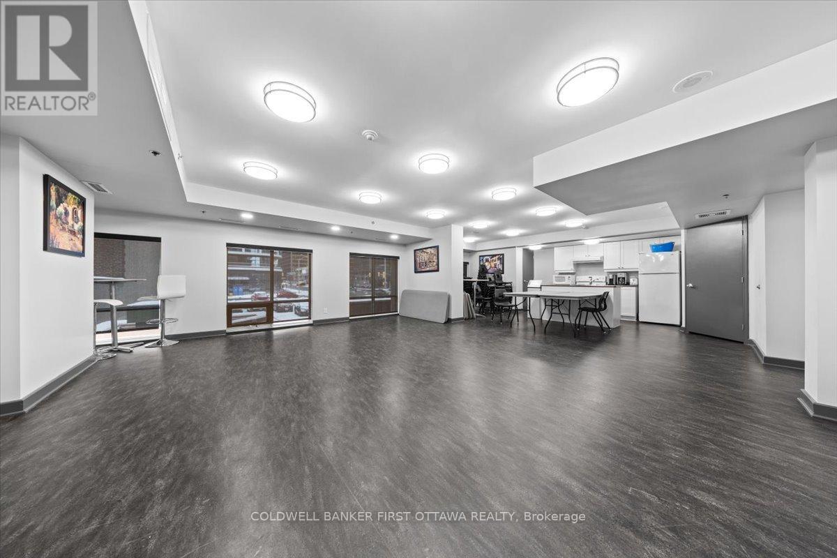 1401 - 445 Laurier Avenue W