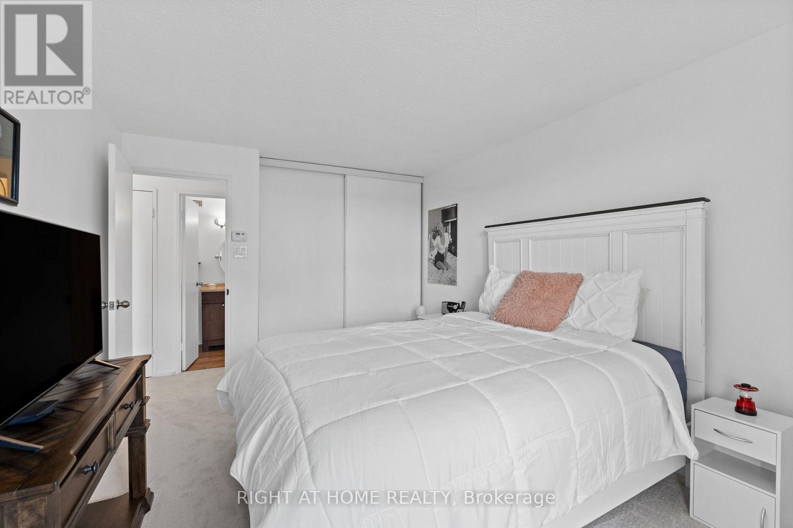906 - 1171 Ambleside Drive